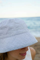 gorro gris