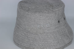 gorro gris